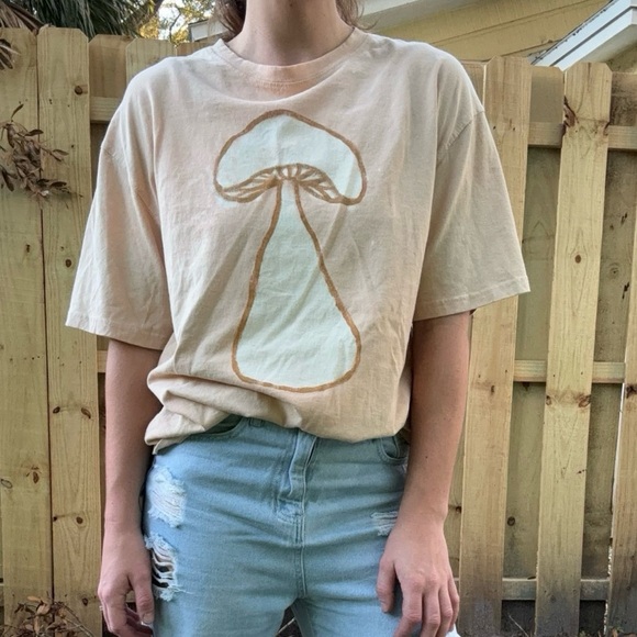 Cream and Tan Mushroom Graphic Tee Size L Hand Painted - Picture 2 of 5